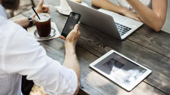 Immer informiert: Auf Smartphone, Tablet oder Laptop, die wichtigsten Nachrichten aus der Region gibt es immer auf LZ.de. - © Symbolfoto: Pixabay