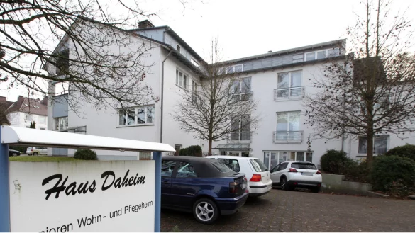Das Seniorenwohn- und Pflegeheim „Haus Daheim" in Hiddesen. Wie es mit der Immobilie weitergeht, ist offen. - © Bernhard Preuß