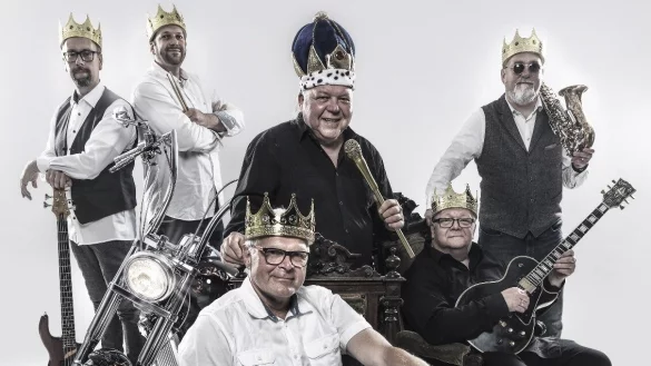 Die "Vantasten" 2025: (von links) Ralf Sdrenka (Bass), Hansi Kuhnke (Schlagzeug), Jochen Schlingmann (Keyboard), Peter Siegmann (Gesang), Günter Liske (Gitarre), Dirk Wrenger (Sax). - © Thomas Reineke