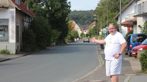 Ernst Richard Baumert vom Gasthaus &bdquo;Zur lippischen Rose" beklagt sinkende G&auml;stezahlen. - &copy; Vasco Stemmer