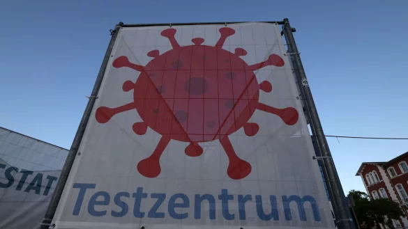 - &copy; Bernd W&uuml;stneck/dpa