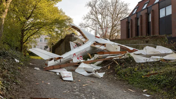 Das komplett zerstörte Segelflugzeug - © Torben Gocke