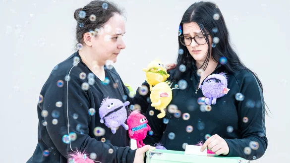 Echte Mitarbeiter der Jugendhilfe in Lippe posieren f&uuml;r die Fotos: als Streitschlichter, Navigator, Sorgenfresser und Co. - &copy; Kobersteinfotografie, Sebastian Koberstein