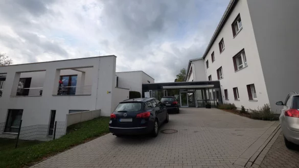 Am Dienstag f&uuml;hrte die Polizei eine Razzia in der Einrichtung in Bad Oeynhausen durch. - &copy; Thorsten G&ouml;decker