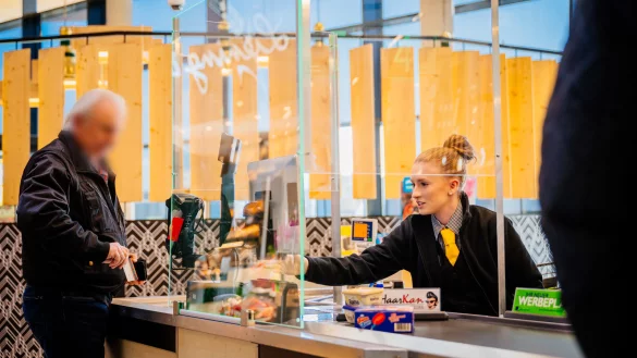 Von 9 bis 11 Uhr sollen nur noch Senioren einkaufen. - &copy; Besim Mazhiqi