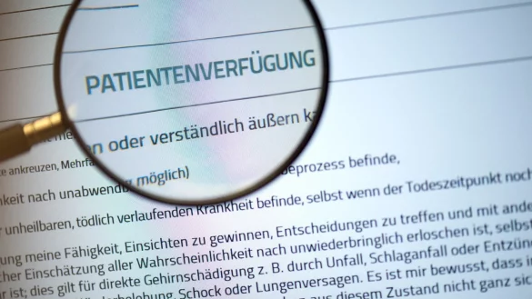 Patientenverf&uuml;gung - &copy; Foto: Arno Burgi