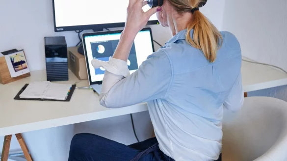 Echtes Arbeitszimmer? - &copy; Foto: Annette Riedl/dpa/dpa-tmn