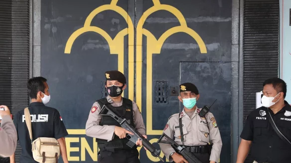 Polizeibeamte - &copy; Foto: Tatan Syuflana/AP/dpa