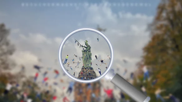 Wimmelfoto: 220 Lipper fliegen dem "Hermann" entgegen. - © Bildakrobat Merten Kunisch / Montage: Benjamin Möller