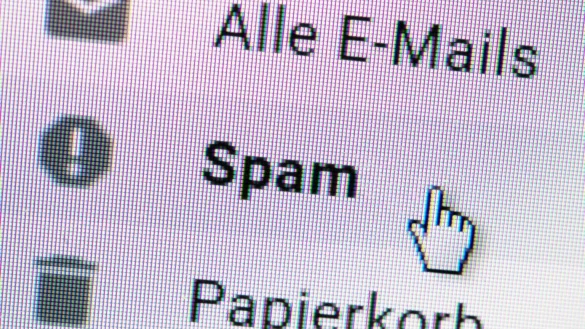 Phishing-Mail an Sparkassenkunden - &copy; Foto: Andrea Warnecke/dpa-tmn