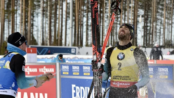 Champagner-Dusche - &copy; Foto: Jussi Nukari/Lehtikuva/dpa