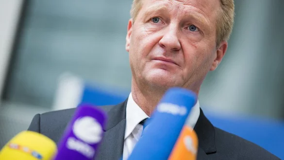 Innenminister Ralf Jäger will dem belgischen Flüchtlingscasting einen Riegel vorschieben. - © Privat