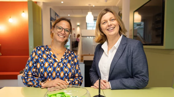 Friederike M&uuml;ller (links) und Esther Rosenbrock vom Familien.Info.Treff der Stadt Detmold. - &copy; Torben Gocke
