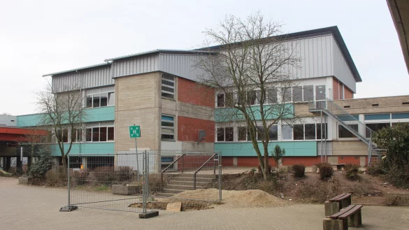 Der Umbau der Haupt- in eine Sekundarschule wird teuer als erwartet. - &copy; Michaela Wei&szlig;e