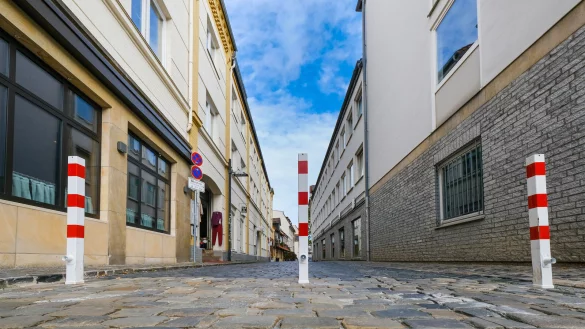 Zweifel an Rechtm&auml;&szlig;igkeit: Das Verwaltungsgericht h&auml;lt eine Klage gegen die Sperrpfosten an der Klasingstra&szlig;e f&uuml;r aussichtsreich. - &copy; Andreas Zobe