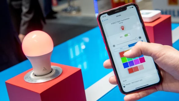 Fritz Smartes Leuchtmittel - &copy; Foto: Zacharie Scheurer/dpa-tmn