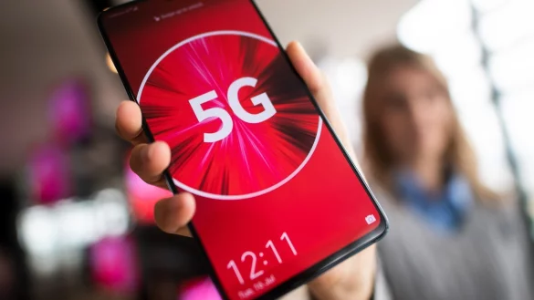 5G-Smartphone - &copy; Foto: Federico Gambarini/dpa