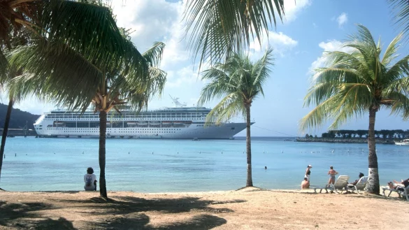 Strand in Jamaika - &copy; Foto: Christian R&ouml;wekamp/dpa-tmn