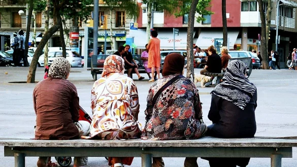 Frauen sind oft das Ziel von islamfeindlichen Attacken, weil sie durch das Kopftuch zur Zielscheibe werden.  - © Symbolbild: Pixabay