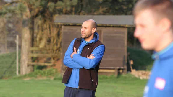 Noch ohne Punktverlust mit seinem Team: Heiko Taube, Trainer des TuS Sonneborn. - &copy; Archiv: Sebastian Lucas