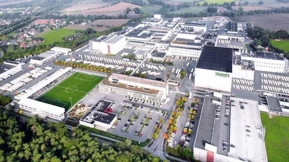 Die Zentrale der Tönnies-Unternehmensgruppe in Rheda-Wiedenbrück. 2020 wurde hier die Produktion durch das Land NRW geschlossen. - © Tönnies