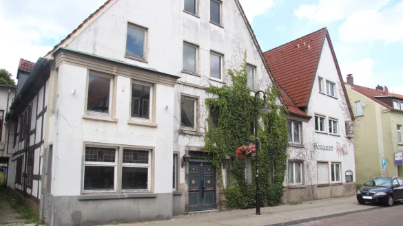 Die neue Immobiliengesellschaft k&ouml;nnte das fr&uuml;here Hotel-Restaurant Zur Post in Horn sanieren und umbauen und so neuen Wohnraum schaffen. Es befindet sich im Besitz der Stadt. - &copy; Cordula Gr&ouml;ne