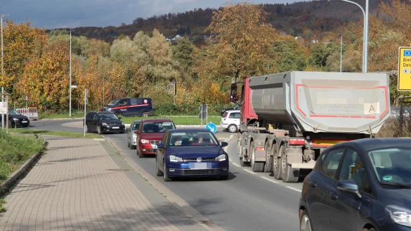 Durch die Sperrung des Braker Wegs in Richtung Langenbr&uuml;cker Tor herrscht viel Verkehr auf der Bunsenstra&szlig;e. - &copy; Nadine Uphoff