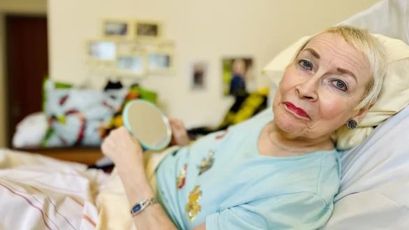 Eleonore Siebrasse lebt seit 2019 im DRK-Martha-Stapenhorst-Heim in Bielefeld und f&uuml;rchtet die n&auml;chste Insolvenz des Hauses. - &copy; Stefan Becker