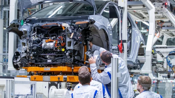 Elektroauto-Produktion - &copy; Foto: Jens B&uuml;ttner/dpa-Zentralbild/dpa