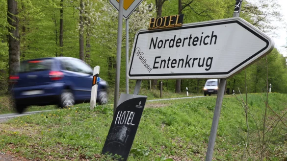 Derzeit nur Hotelbetrieb: Das Restaurant Entenkrug am Norderteich ist derzeit geschlossen. - &copy; Bernhard Preuss