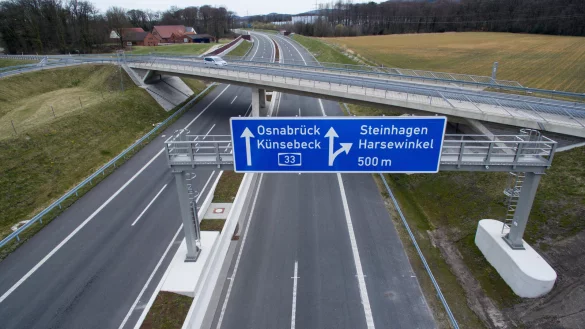 Bahn frei: Die A33 zwischen Bielefeld und Steinhagen wird er&ouml;ffnet. - &copy; picture alliance / Friso Gentsch/dpa
