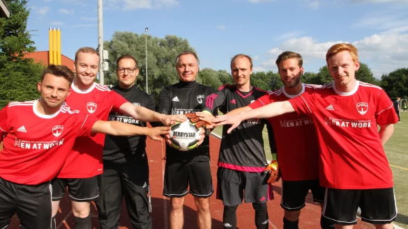 Neue Gesichter am Werresportplatz: (von links) Robert Fiorilli, Felix Buba, Ralf Brokmann, Leon Wulf, Christoph Zimmermann, Fabian Droletz und Ingo Schmitz. - &copy; Sebastian Lucas