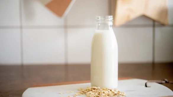 Haferdrink als Alternative zur Milch - &copy; Foto: Zacharie Scheurer/dpa-tmn