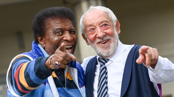 Roberto Blanco & Dieter Hallervorden - &copy; Foto: Jens Kalaene/dpa-Zentralbild/dpa