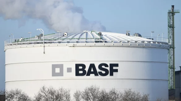 BASF in Ludwigshafen - &copy; Foto: Uwe Anspach/dpa