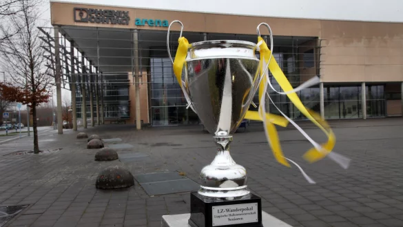 Darum geht's: Zw&ouml;lf Mannschaften qualifizieren sich in der Zwischenrunde f&uuml;r das Finale, das am 13. Januar in der Lemgoer Phoenix-Contact-Arena ausgetragen wird. Der Gewinner darf den LZ-Cup f&uuml;r ein Jahr behalten. - &copy; Bernhard Preu&szlig;