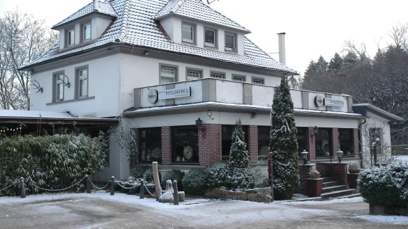Das Waldschl&ouml;&szlig;chen im Schnee: Im vergangenen Winter wurde die Zwangsversteigerung des Geb&auml;udes angek&uuml;ndigt. - &copy; Manfred Brinkmeier