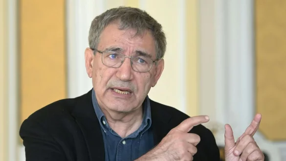 - &copy; Helmut Fohringer/APA/dpa