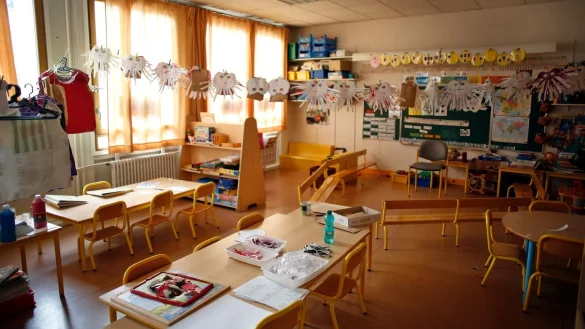 Schule in Frankreich - &copy; Foto: Thibault Camus/AP/dpa