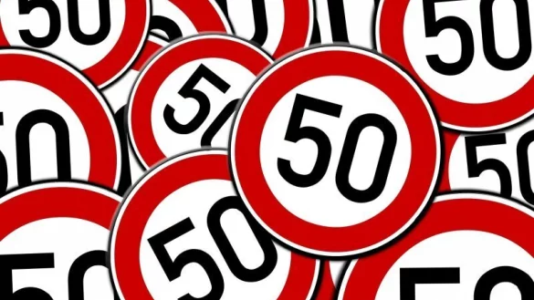 Auf der Ostwestfalenstraße gilt in einem Abschnitt in Höhe Messezentrum seit Monaten Tempo 50. - © Symbolbild Pixabay