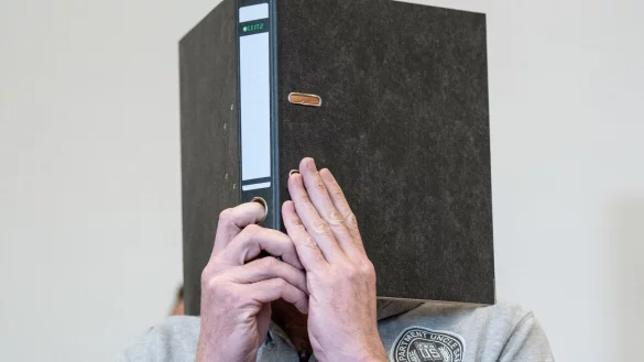 Der Angeklagte Andreas V. im September 2019 im Gerichtssaal des Landgerichts Detmold. - &copy; picture alliance/dpa