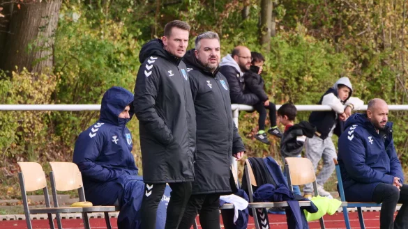 Arbeiten eng zusammen: Trainer Andreas Wiens und Sladjan Vucetic, Sportlicher Leiter des SC Bad Salzuflen. - © Jörg Hagemann