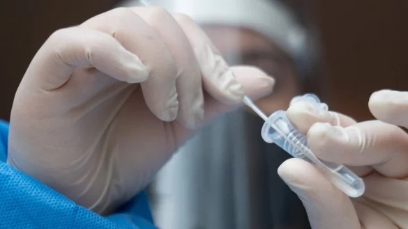 Coronatest - &copy; Foto: Sebastian Gollnow/dpa