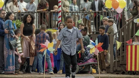 In "Raising Dion" wird ein Kind zum gro&szlig;en Helden. - &copy; Steve Dietl/Netflix