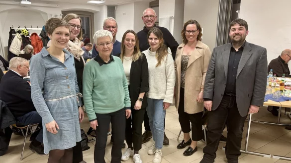Die Ideengeber und Verantwortlichen des "ZukunftsClub OWL" Dr. Gesa Benndorf (von links), Dr. Sonja Girod, Elisabeth Webel, Dr. Rainer Schwarzrock, Kristina Heidebrecht, Hartmut Schumacher, Anna-Lena Büker, Miriam Hanke und Prof. Dr. Josef Löffl freuen sich über die erfolgreiche Auftaktveranstaltung im Haus Wippermann. - © TH OWL