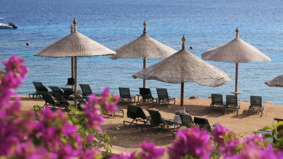 Badestrand in &Auml;gypten - &copy; Foto: Andrea Warnecke/dpa-tmn