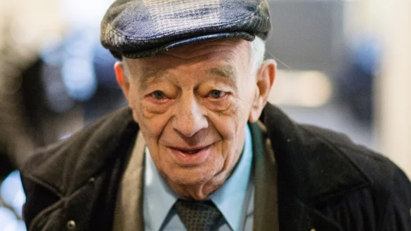 Der Zeuge und Auschwitz-&Uuml;berlebende Justin Sonder kommt am 12.2. zur Verhandlung. - &copy; Bernd Thissen/dpa