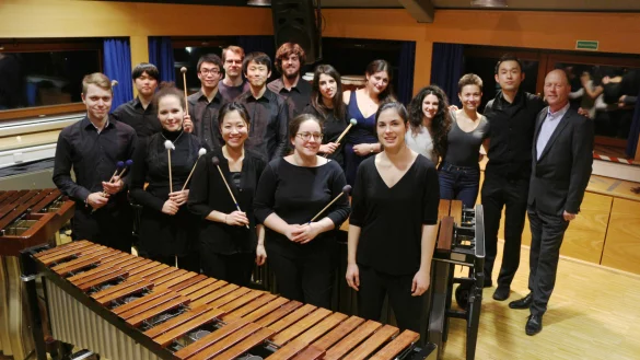 Schlagzeuger: Die Klasse Peter Prommels hat ein Programm mit viel Musik von Johann Sebastian Bach der verstorbenen Dozentin Irmgard-Maria Tutschek gewidmet. - &copy; Thomas Dohna