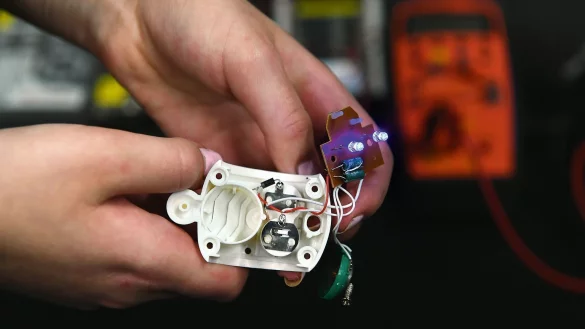 Gef&auml;hrliche Chemikalien - &copy; Foto: Peter Roggenthin/Stiftung Warentest/dpa-tmn