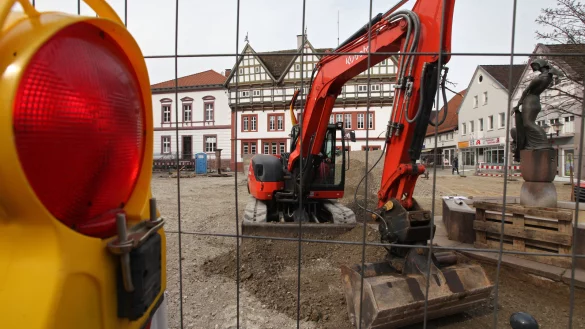 Wird nicht angetastet: Bei den Umbauten auf dem Marktplatz soll der Alheyd-Brunnen nur erweitert werden. - &copy; Preuss